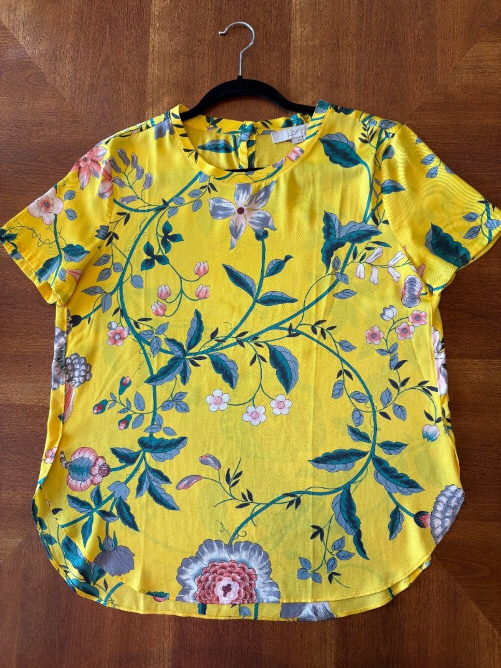 LOFT Floral Yellow Medium top